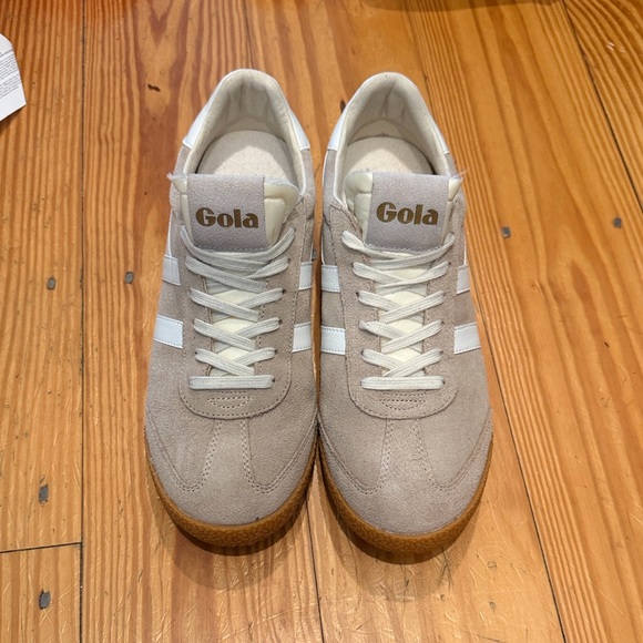 Gola Shoes - NEW Gola Suede Sneakers in Taupe, White & Gum SIZE 10